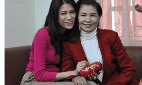 Mẹ Trang Trần viết thư đẫm nước mắt xin lỗi công an