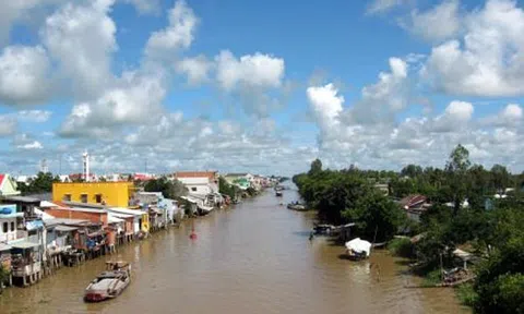 Nhớ mãi Người phụ nữ Hang Hòn