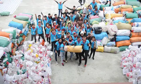 "Nhịp cầu yêu thương": 15.000 chiếc áo đến với nhân dân Hà Giang