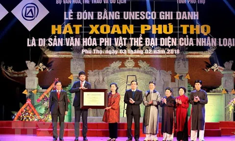 Đón bằng công nhận hát Xoan là di sản văn hóa