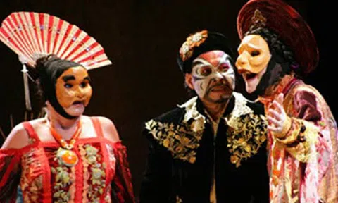 Bi kịch cổ đại Hy lạp, kịch mặt nạ Pháp và tuồng Việt...