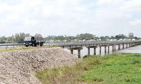 Cầu nông thôn dài nhất miền Tây