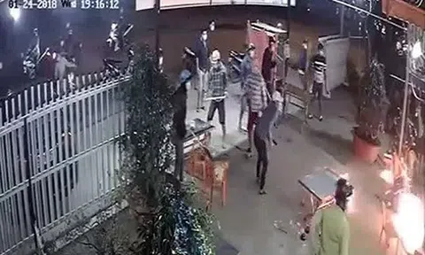 Bắt 2 đối tượng cầm đầu nhóm truy sát chủ quán ăn 