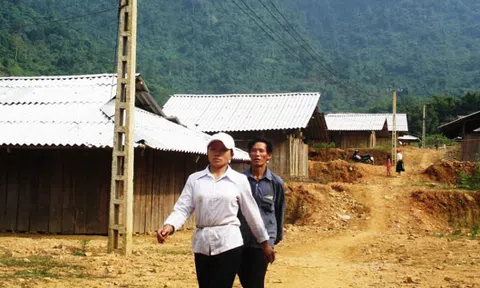 "Thức dậy" Phiêng Luông