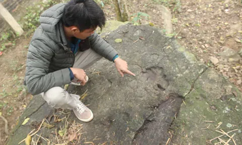 Kỳ bí "vết chân tiên" trên núi Đọ ở Thanh Hóa