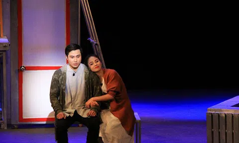 Hoa cúc xanh trên đầm lầy của Lưu Quang Vũ trở lại