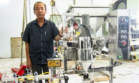 Người mê chế tạo máy