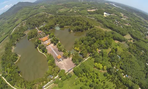 Giải mã chuyện vua Minh Mạng tìm đất phong thủy xây lăng