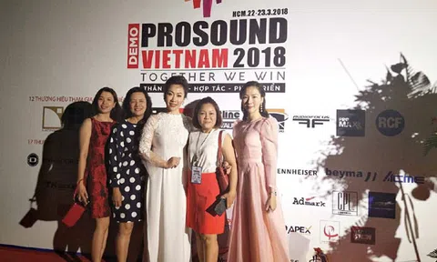 Hiền Anh hát nhạc thính phòng trước 7.000 khán giả 