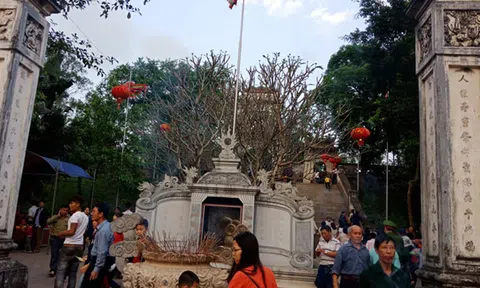 Về xứ Nghệ xem lễ hội đền Cuông 