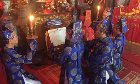 Lễ hội tưởng nhớ ngày hóa Đức Thánh Linh Lang Đại Vương 