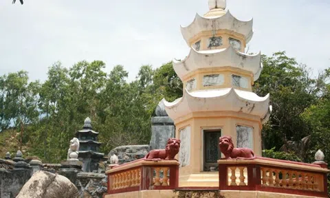 Những giai thoại kỳ bí về tu sĩ mặc áo vỏ cây