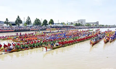 Đua ghe ngo đồng bào Khmer cần bảo tồn, phát huy
