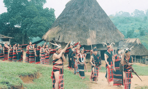 Độc đáo vũ điệu dâng trời của người Cơ Tu