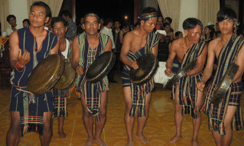 Chuyện “trăm năm” của người K ơ Ho