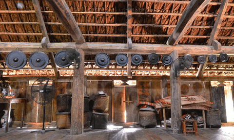 Bảo tồn không gian văn hóa nhà sàn Mường truyền thống