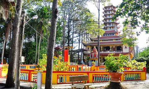 Ngôi chùa nơi xứ biển