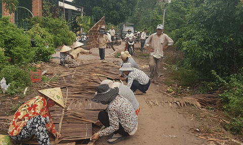 Đội Tán Trợ trao yêu thương cho những người nghèo khổ