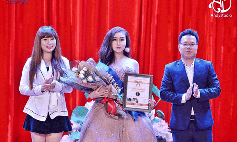 Nhà báo Nguyễn Thông ngồi "ghế nóng" nhiều cuộc thi sắc đẹp 