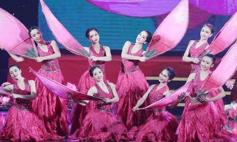 Đặc sắc chương trình nghệ thuật “Quà tháng 5 dâng Người”