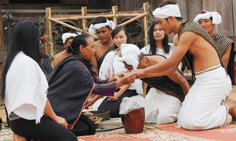 Tục bắt chồng của thiếu nữ Chu Ru ở Lâm Đồng