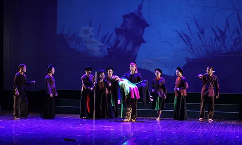 Người lính giữ chủ quyền kịch hát truyền thống