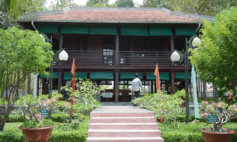 Về thăm Ðền thờ Bác Hồ ở Trà Vinh