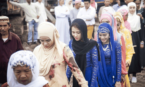 Xuôi chuyến phà đêm băng qua dòng Châu Giang