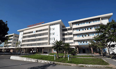 Quảng Ngãi: Gắn biển công trình chất lượng Bệnh viện Sản - Nhi 