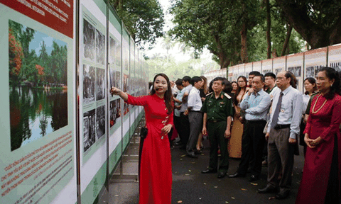 Triển lãm "60 năm Nhà sàn Bác Hồ trong Khu Phủ Chủ tịch”
