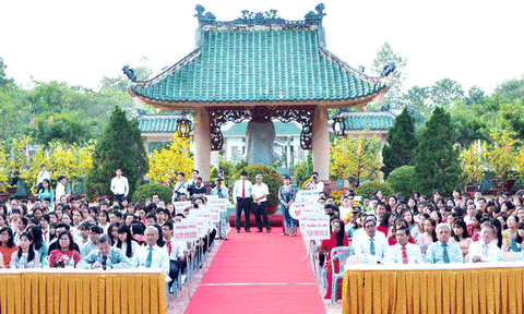 Văn miếu Trấn Biên - xây cao văn hiến nước non này