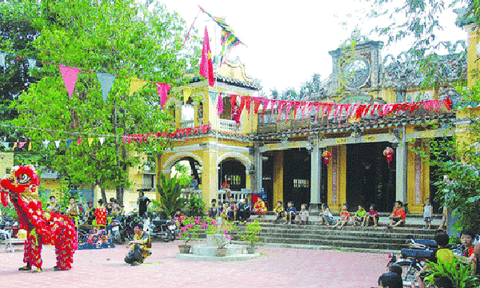 Ði qua mùa lễ Kỳ yên