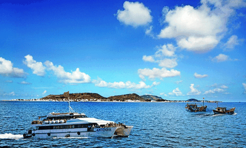 Lý Sơn: Huyện đảo tiền tiêu vươn lên giàu mạnh