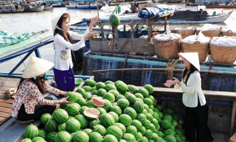 Chợ nổi và văn hóa sông nước miền Tây 