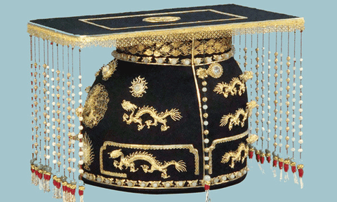 Phục chế thành công 4 chiếc mũ của vua triều Nguyễn