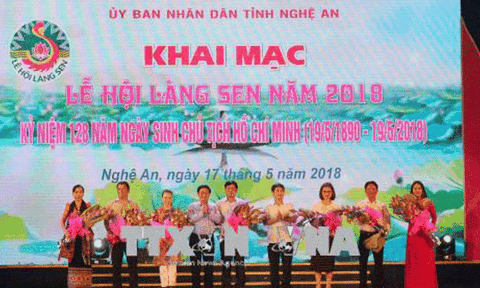 Nghệ An khai mạc Lễ hội Làng Sen 2018