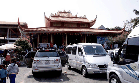 Ăn bánh xèo "chùa" ở "chùa bánh xèo"