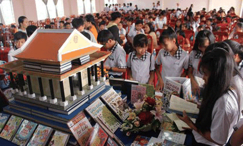 Vĩnh Long: Triển lãm sách cuộc đời bác Phạm Hùng