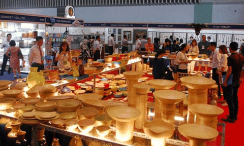 Triển lãm “Tơ lụa, thổ cẩm và thủ công mỹ nghệ Việt Nam