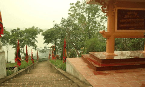 Cây gạo và bến đò lịch sử Phú Xá