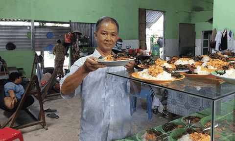Bếp ăn từ thiện của lão nông miền Tây