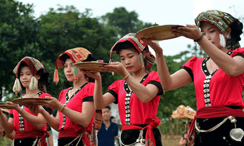 Về xứ Nghệ dự lễ Xăng Khan 