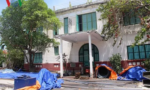 Khánh Hoà: Khu di tích Lầu Bảo Đại trước nguy cơ bị “cạo trọc“