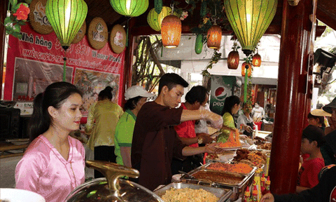Đắm mình vào Liên hoan ẩm thực Đất Phương Nam