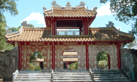 Thừa Thiên Huế triển khai thu phí điểm tham quan di tích lăng vua Gia Long