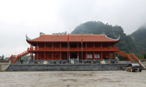 Đền Chín gian, điểm du lịch tâm linh hấp dẫn