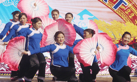 Duyên dáng điệu múa của người Giáy