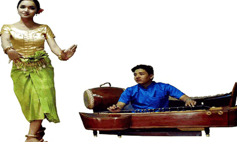 Tiếp lửa tình yêu văn hoá dân tộc