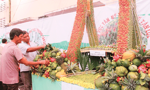 “Cây lành, trái ngọt trên đất cù lao hình hạt gạo”