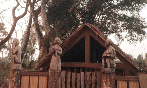 Nhà mồ Ba Na - những giá trị văn hoá